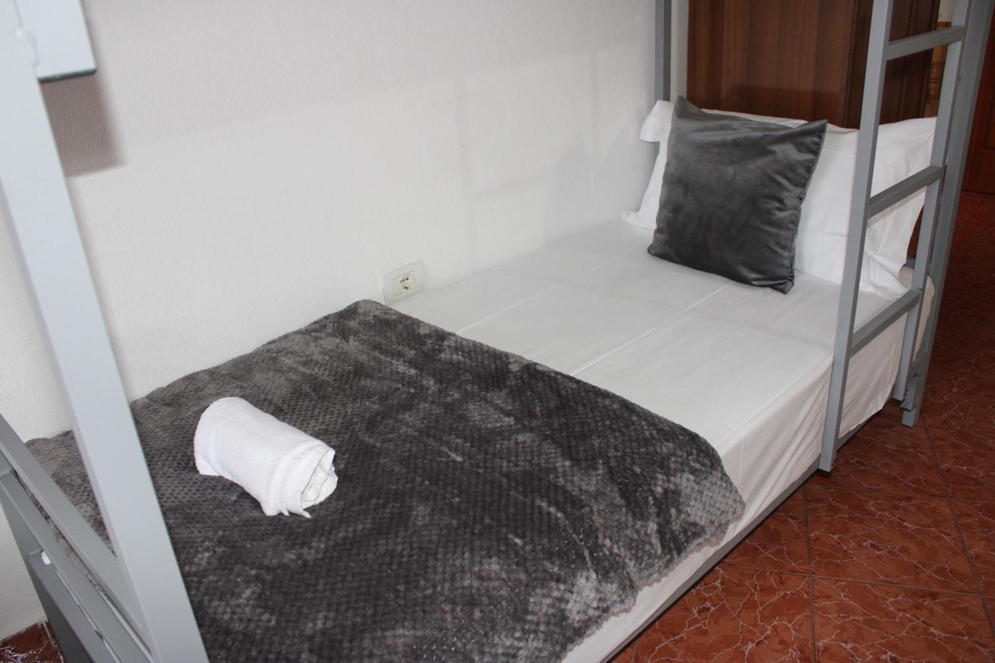 Crew Hostel Tirana Extérieur photo