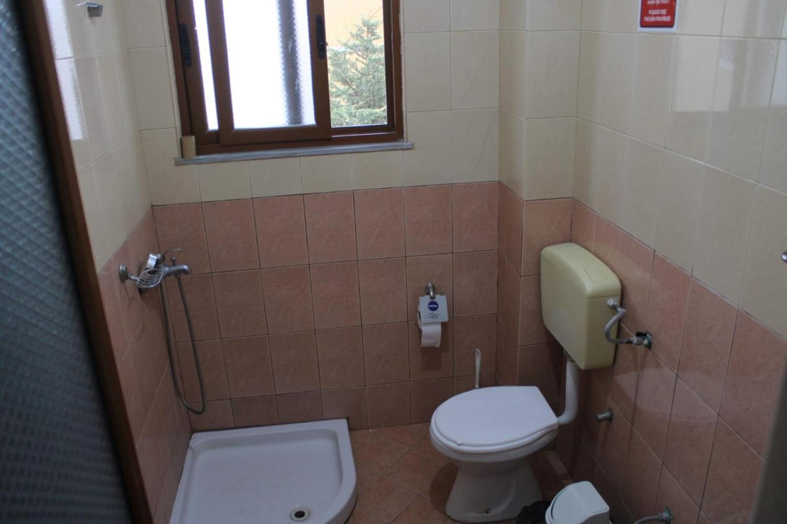 Crew Hostel Tirana Extérieur photo