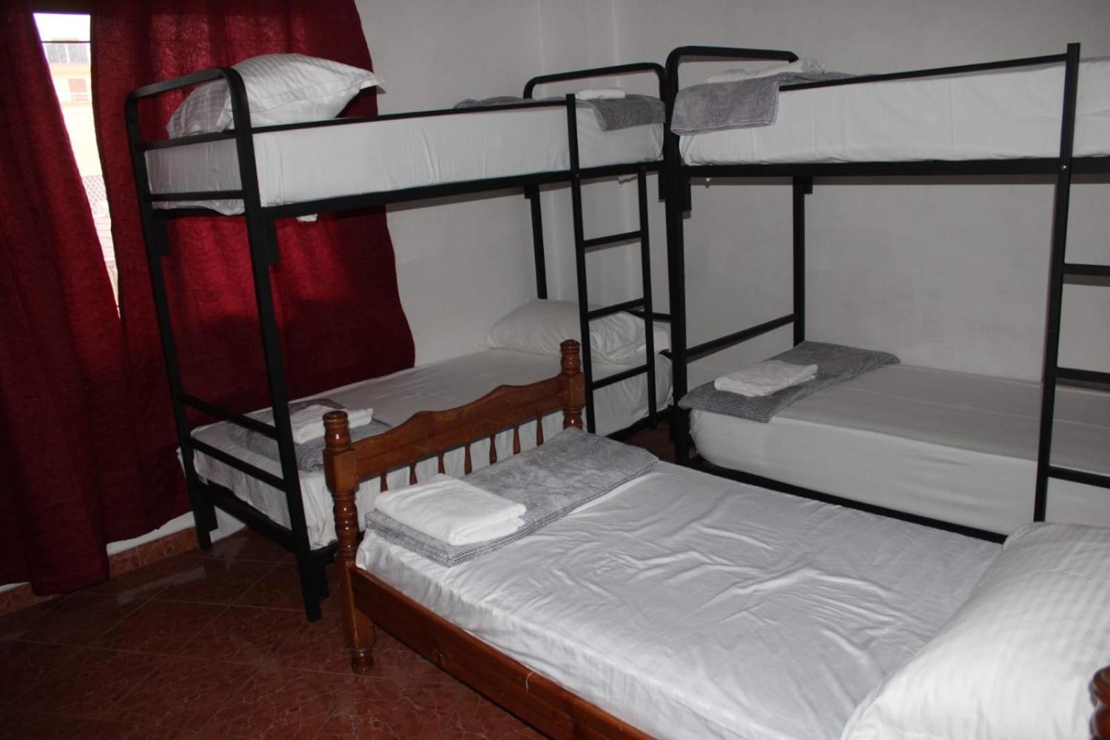 Crew Hostel Tirana Extérieur photo