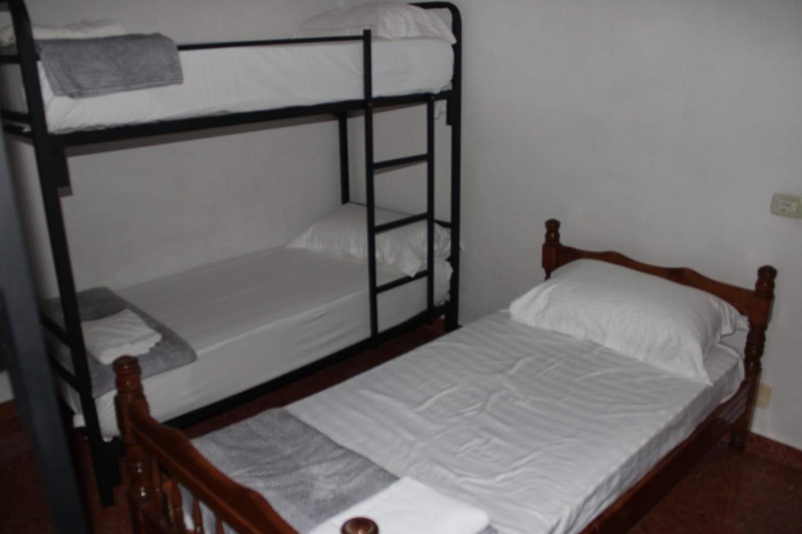 Crew Hostel Tirana Extérieur photo