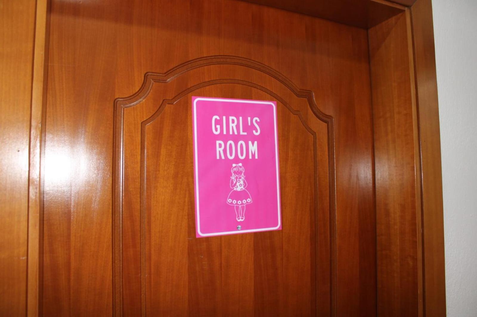 Crew Hostel Tirana Extérieur photo